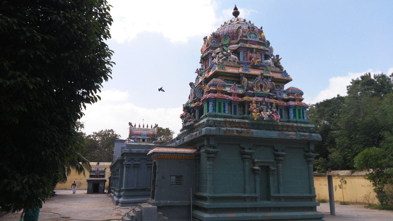 Sri Iravadheswarar Temple at Ethirkolpadi (Melai Thirumanancheri ...