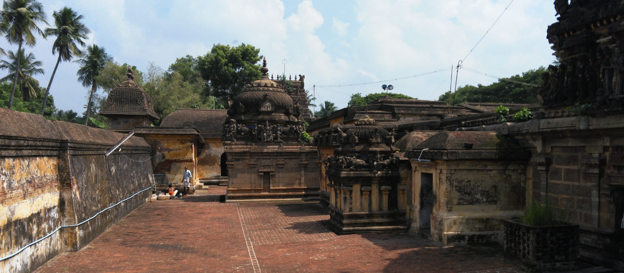 Sri Thurai Kaattum Vallalar Temple at Thiru Vilanagar. - Dharisanam