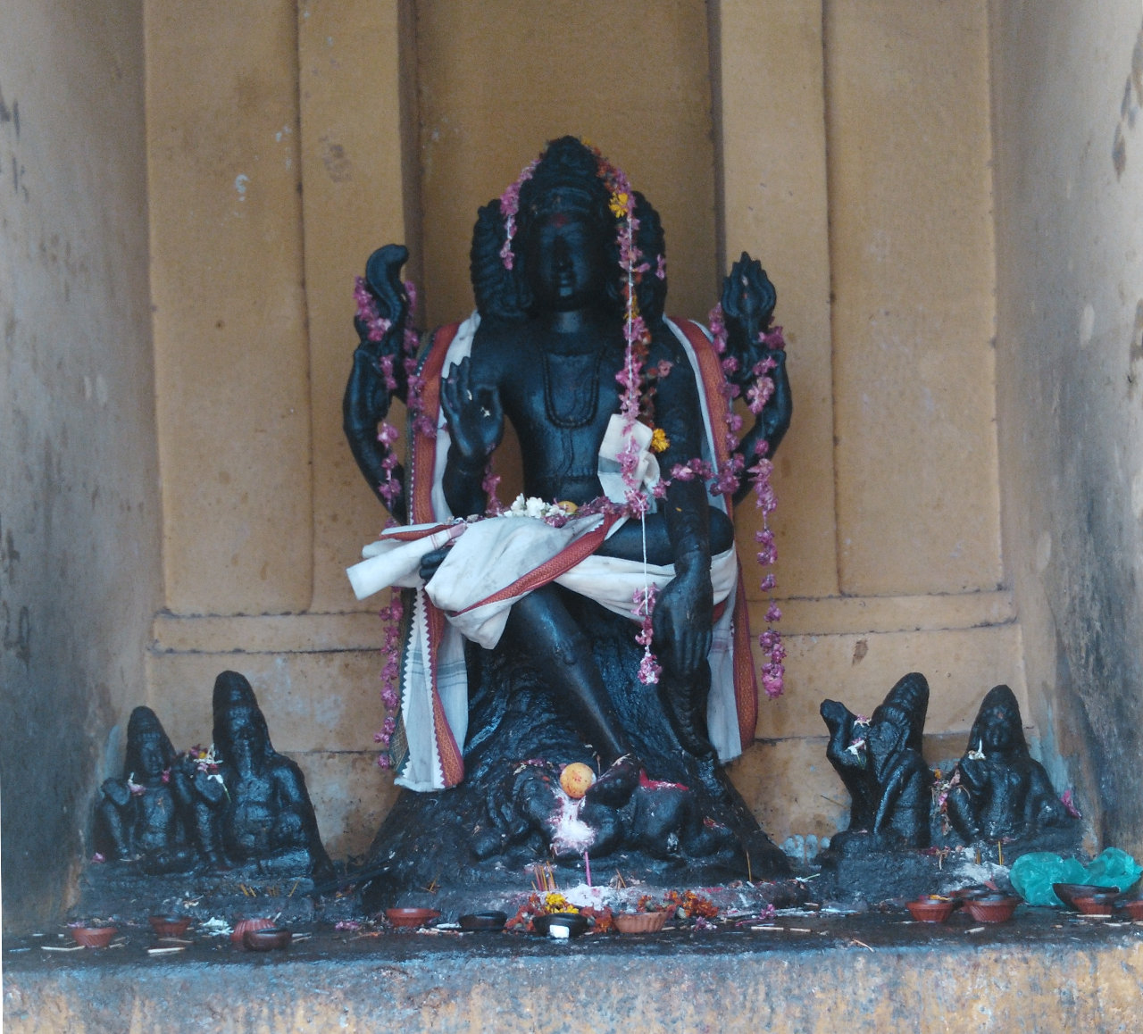 Sri Mullaivananathar Temple at “Then Thirumullaivasal”. - Dharisanam